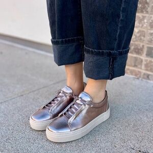 Ateliers Versa Slip On Sneaker in Bronze